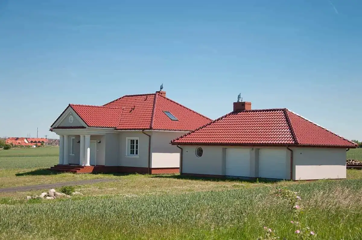 Zdjęcie Dach wielospadowy - zalety, wady i koszty budowy, które musisz znać