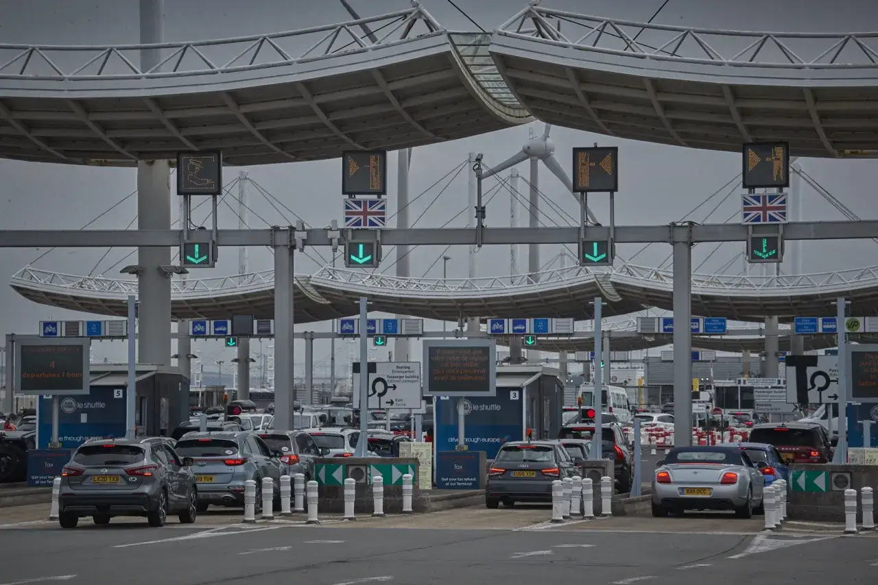 Zdjęcie Najlepsza trasa z UK do Polski: uniknij problemów w podróży