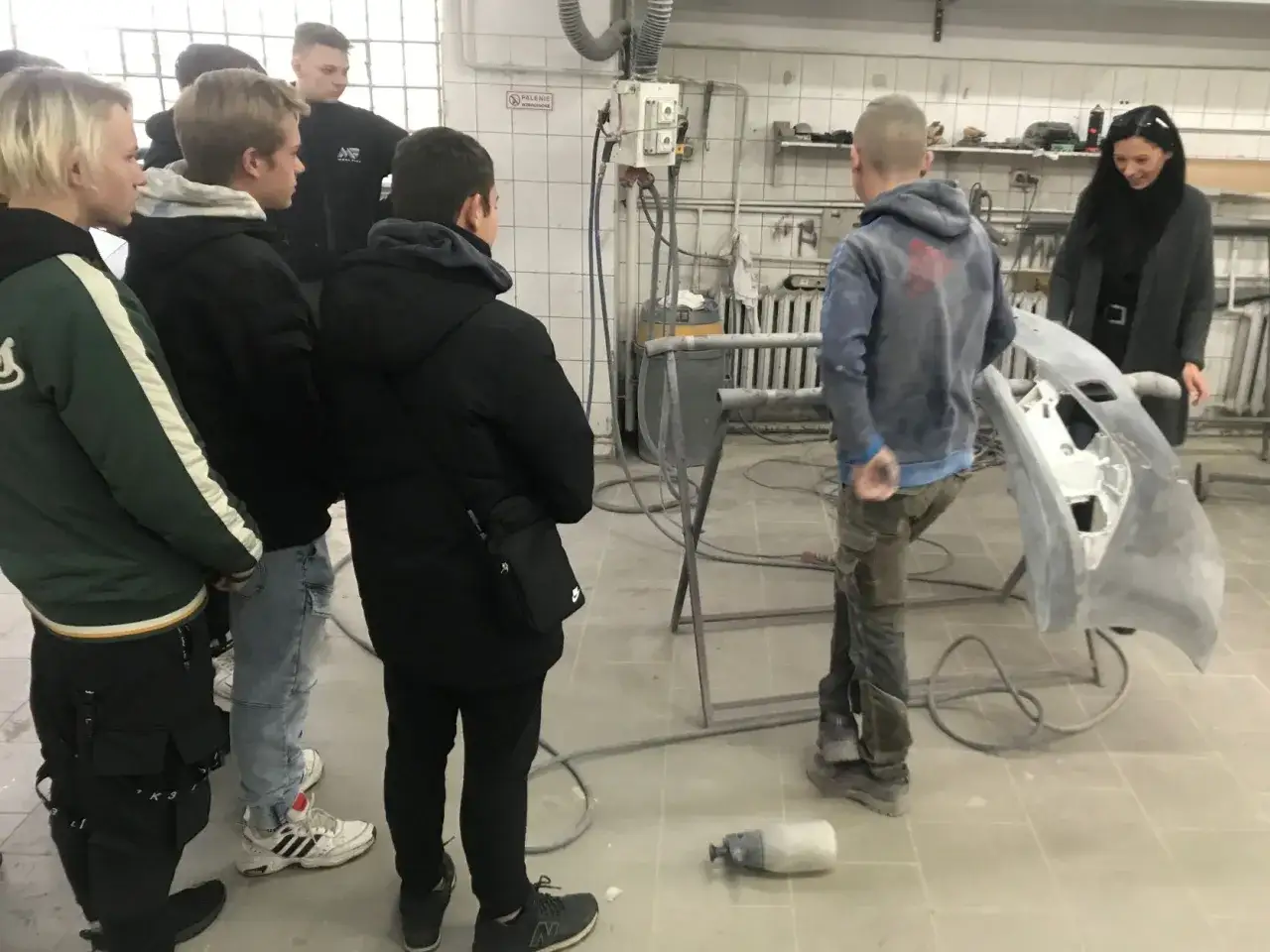 Zdjęcie Auto Challenge gdzie ma warsztat? Odkryj lokalizację Macieka w Niemczech