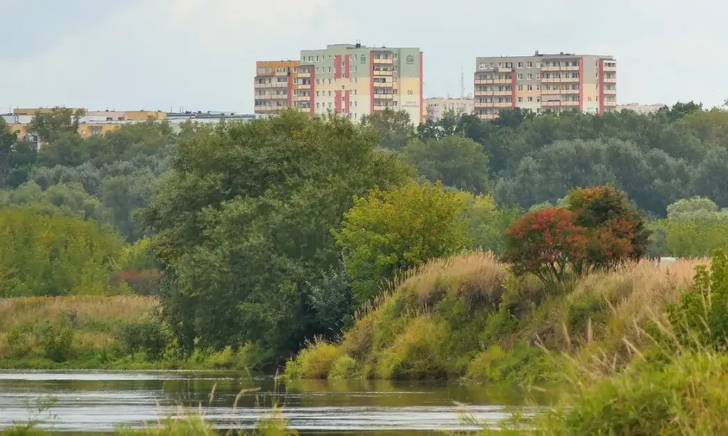 Zdjęcie Jaka rzeka płynie przez Toruń? Odkryj tajemnice Wisły i jej dopływ&oacute;w