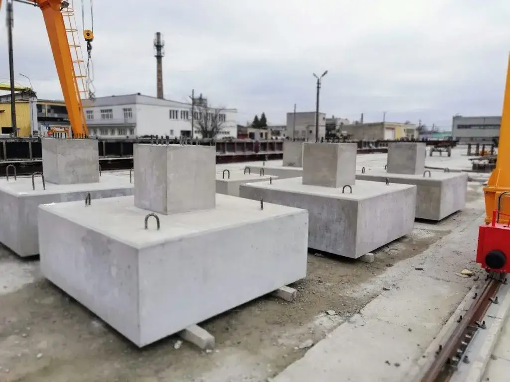 Zdjęcie Gotowe słupki fundamentowe: zalety i zastosowania w budownictwie