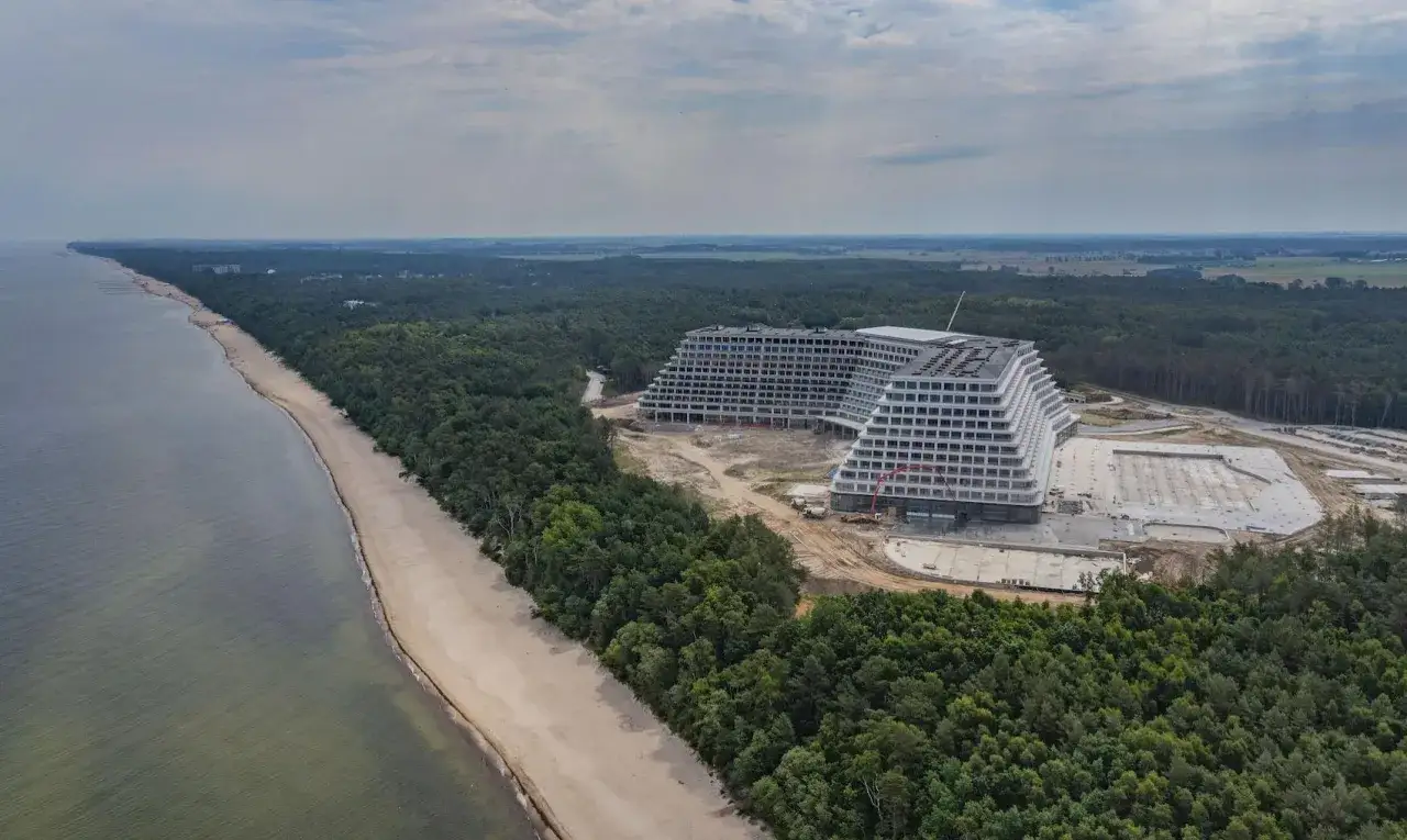 Zdjęcie Hotel Gołębiewski w Pobierowie: Kiedy otwarcie i co warto wiedzieć?