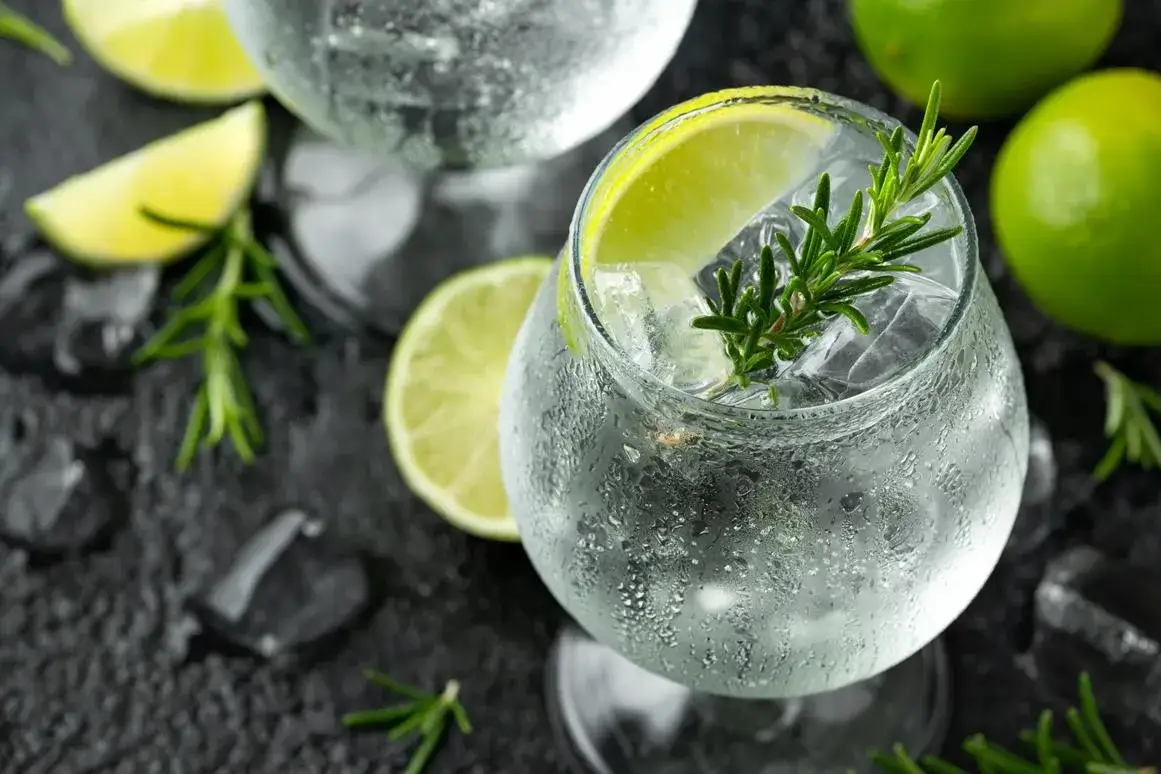 Zdjęcie Najlepsze drinki z ginem, które zaskoczą Twoich gości
