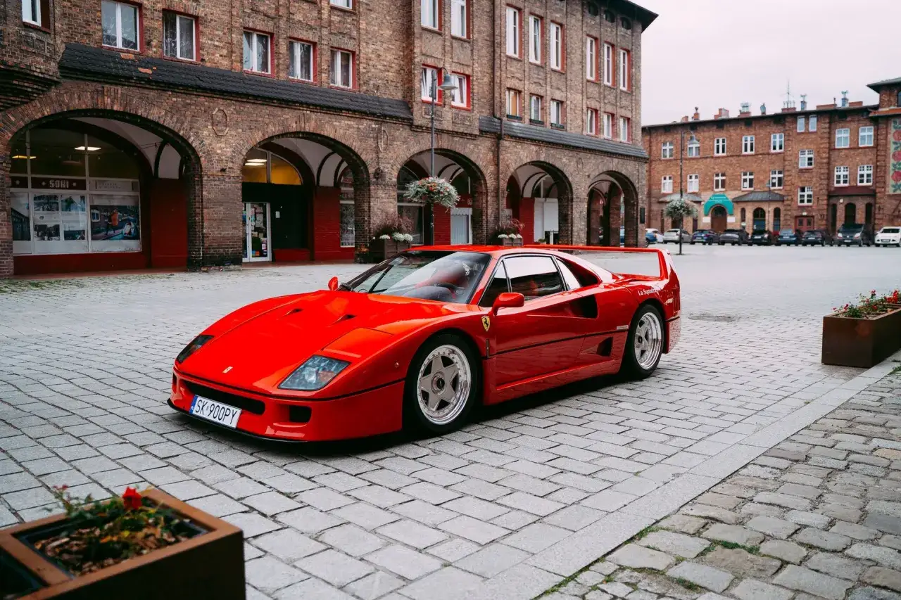 Zdjęcie Ile sztuk ferrari f40 wyprodukowano? Zaskakujące liczby produkcji