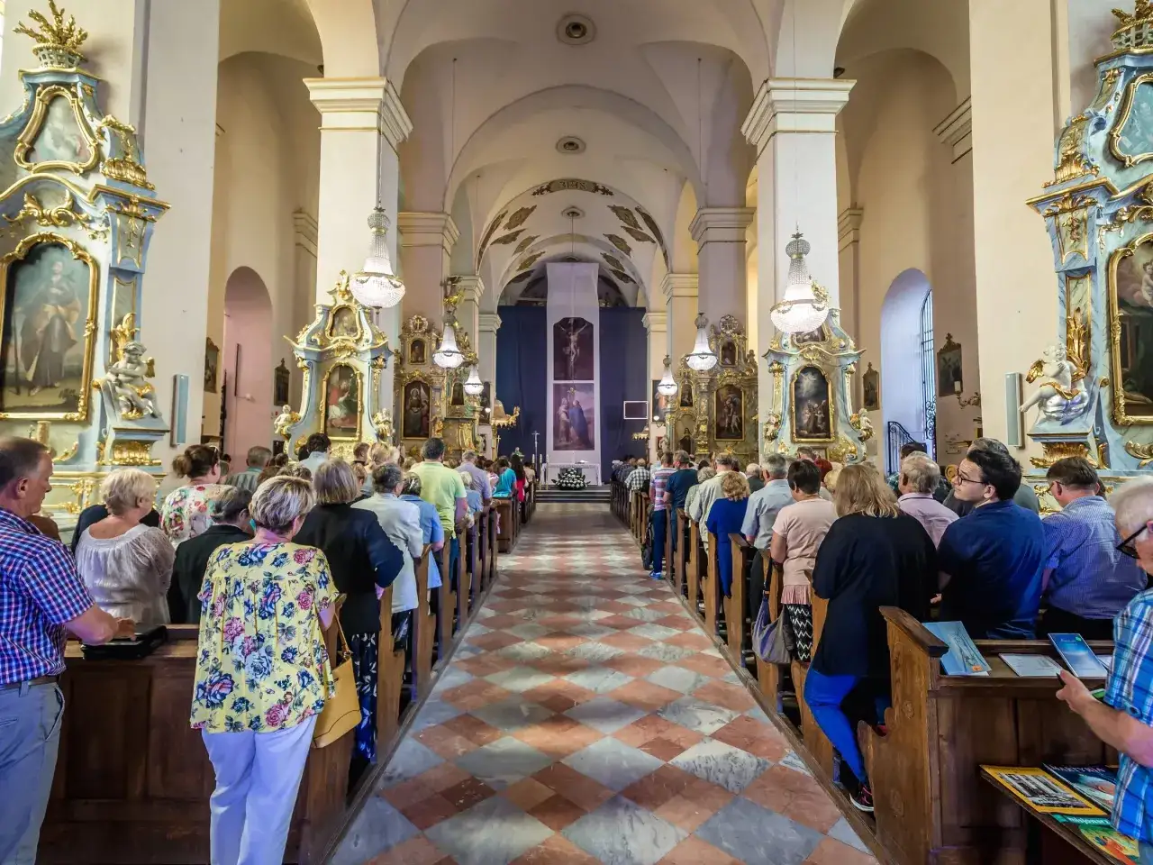 Zdjęcie Ile dokładnie trwa majówka w kościele? Sprawdź, co warto wiedzieć!