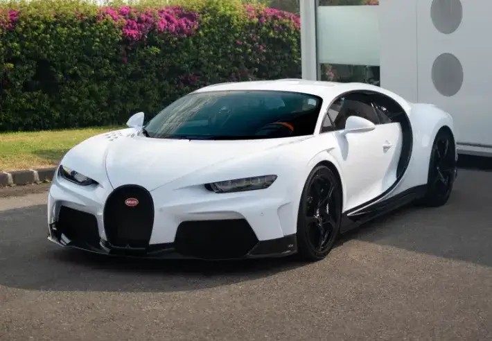 Zdjęcie Ile kosztuje wymiana oleju w Bugatti Chiron? Zaskakujące ceny!