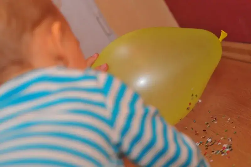 Zdjęcie Jak naelektryzować balon z konfetti, aby efekt był zaskakujący?