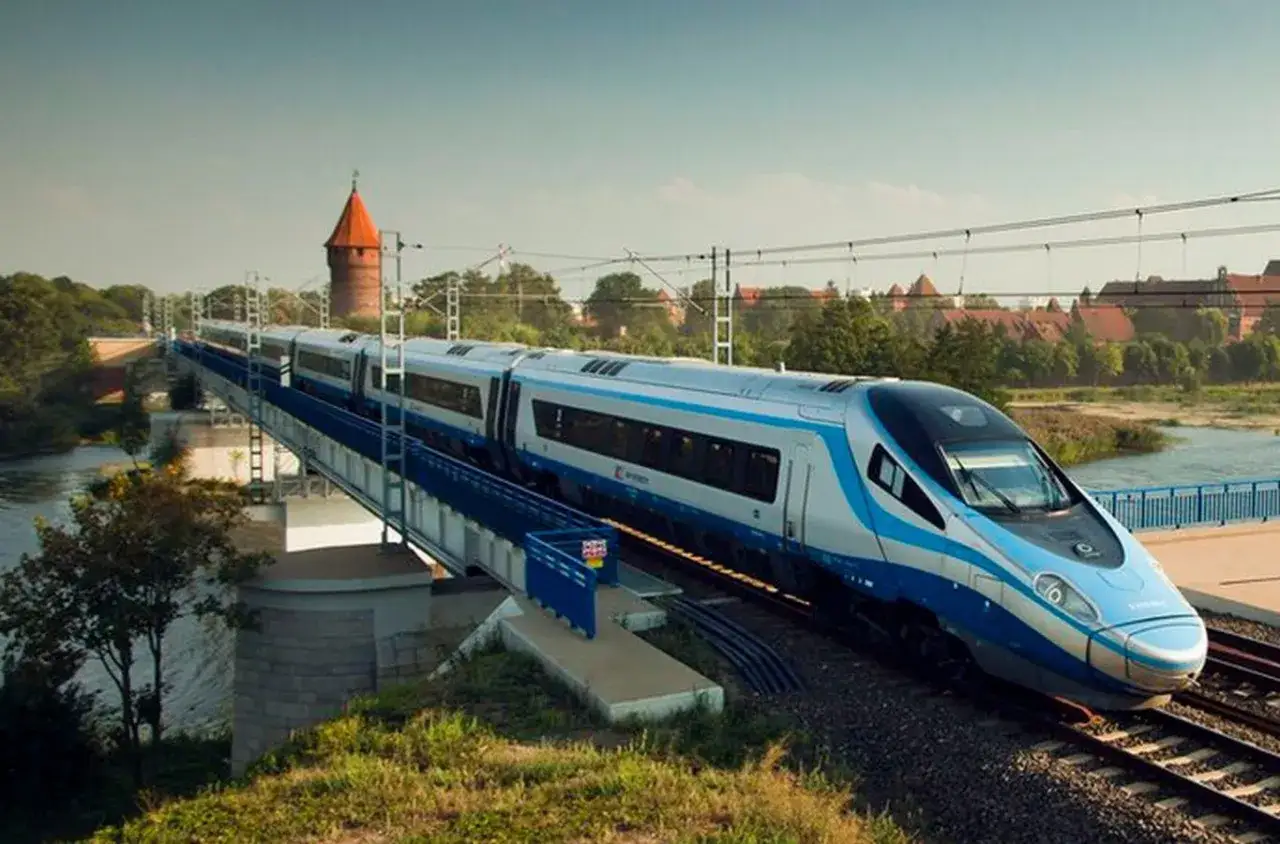 Zdjęcie Ile godzin jest ważny bilet PKP Intercity? Sprawdź zasady ważności