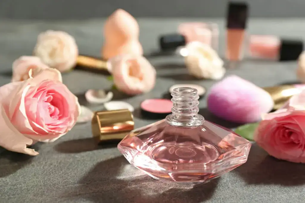 Zdjęcie Perfumy na co dzień damskie: Jak wybrać idealny zapach?