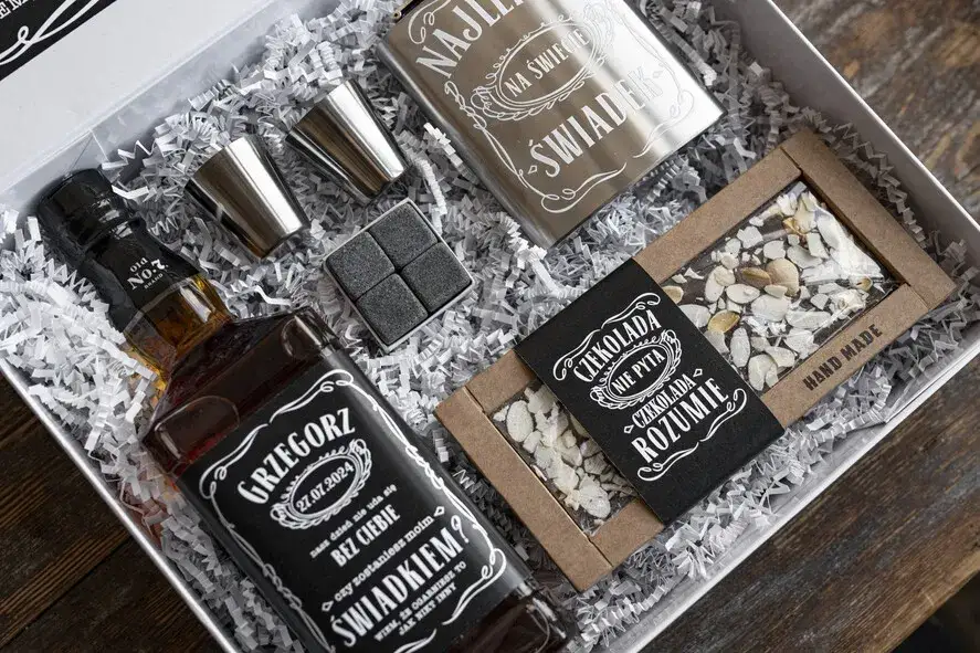 Zdjęcie Naklejka na whisky czy zostaniesz moim świadkiem - kreatywne pomysły