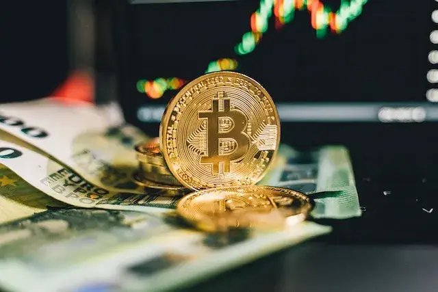 Zdjęcie Dlaczego kryptowaluty spadają? Oto kluczowe przyczyny i skutki