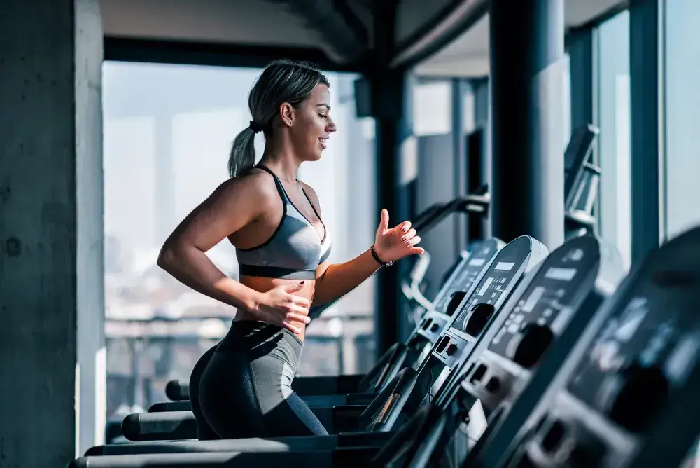 Zdjęcie Trening cardio co to? Poznaj korzyści i najlepsze ćwiczenia