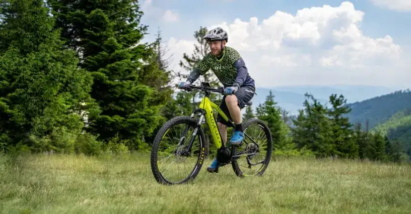 Zdjęcie Co to enduro rower? Poznaj jego cechy i zalety w terenie
