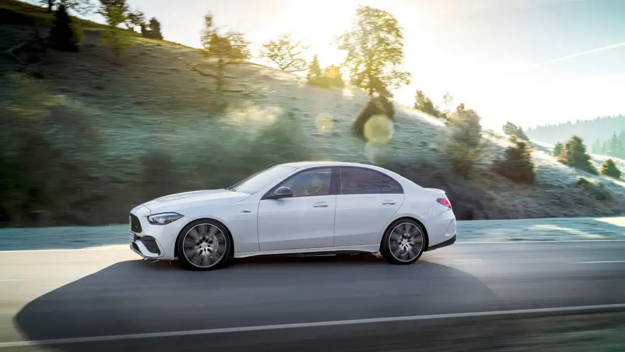Zdjęcie C 43 AMG Mercedes-Benz – osiągi, technologie i porównania modeli