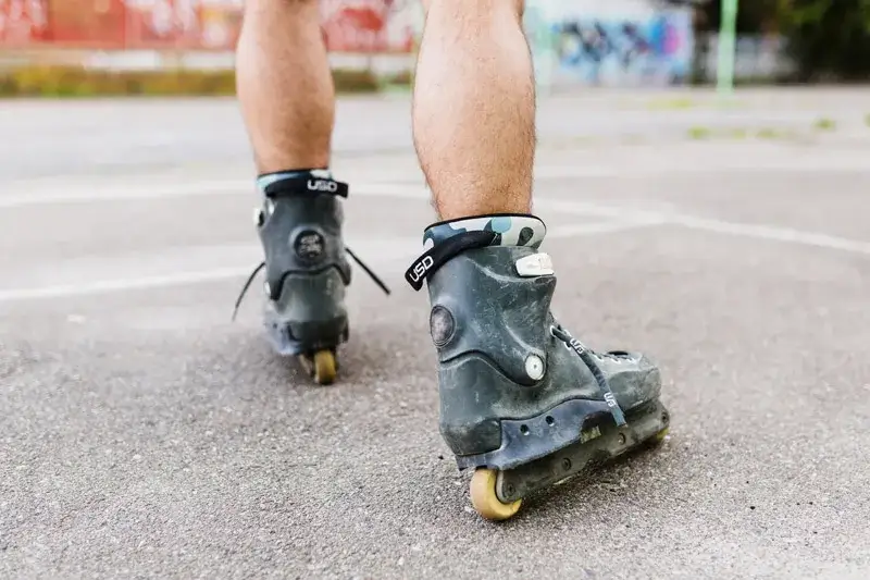 Zdjęcie Ile kalorii spalisz podczas jazdy na rolkach na 10 km?