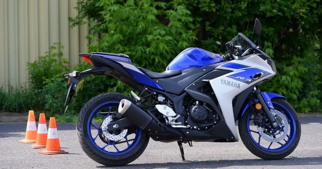 Zdjęcie Ile kosztuje kurs na motorower? Prawdziwe koszty, które cię zaskoczą!