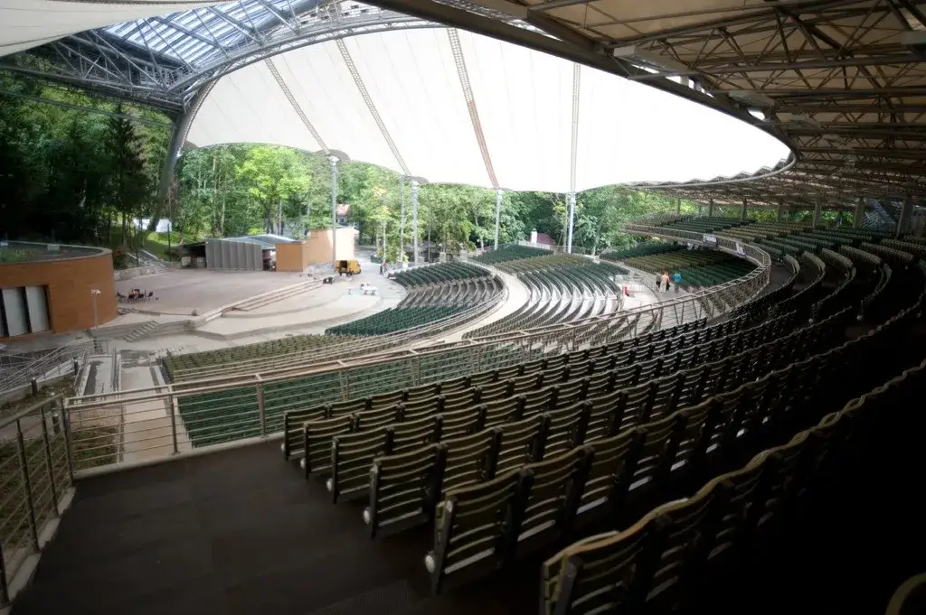 Zdjęcie Opera Leśna Sopot - Ile miejsc? Sprawdź pojemność widowni i więcej