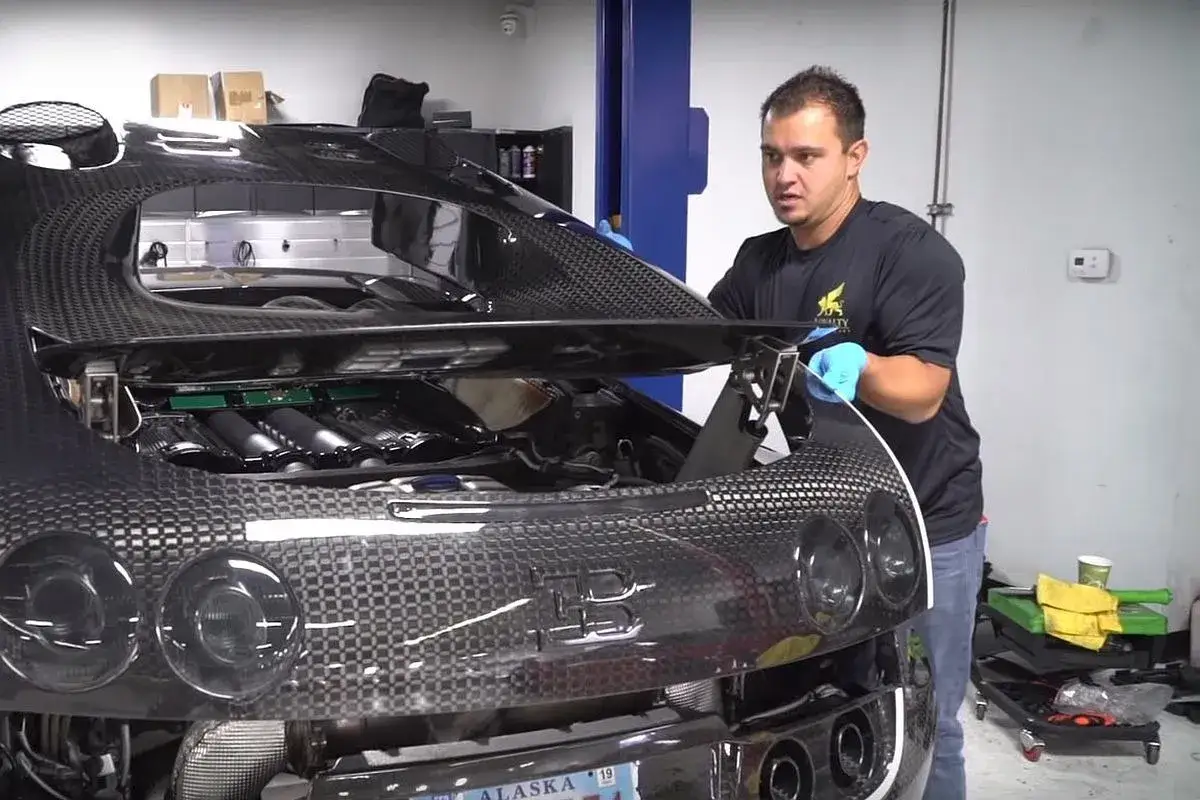 Zdjęcie Ile kosztuje wymiana oleju w Bugatti? Zaskakujące wydatki na serwis