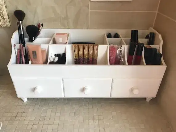 Zdjęcie Kosmetik Organizer Holz: So finden Sie Ihr nachhaltiges Ordnungswunder
