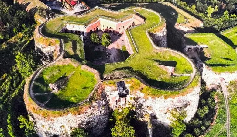 Zdjęcie Srebrna G&oacute;ra atrakcje: odkryj niezwykłe miejsca i historie