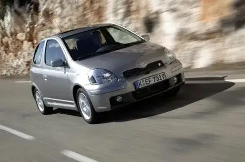 Zdjęcie Toyota Yaris 1.3 pojemność baku - ile litrów paliwa naprawdę ma?