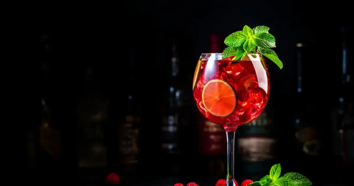 Zdjęcie Orzeźwiający drink: 10 przepisów na idealne napoje na lato