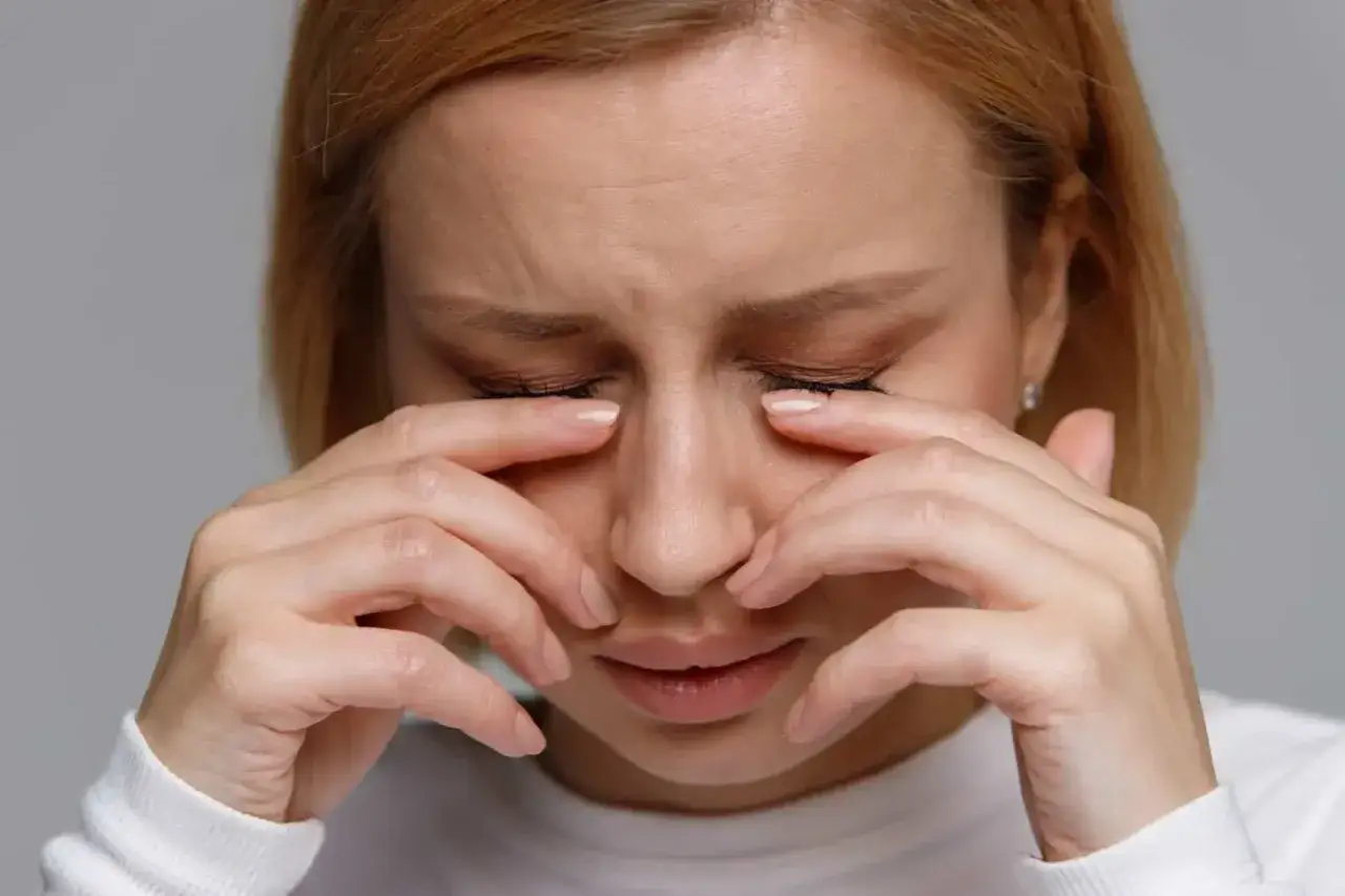 Zdjęcie Syndrom suchego oka objawy - poznaj niepokojące symptomy i ich skutki