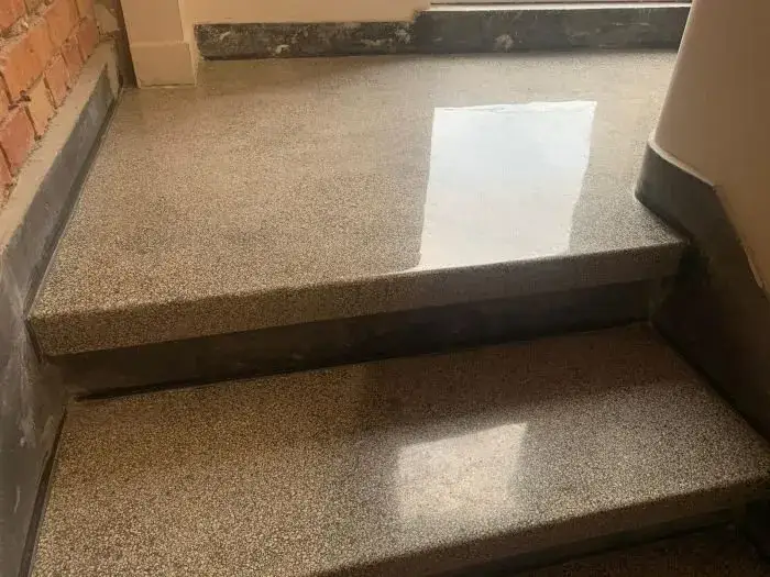 Zdjęcie Jak skutecznie zabezpieczyć schody betonowe przed zniszczeniem i wilgocią