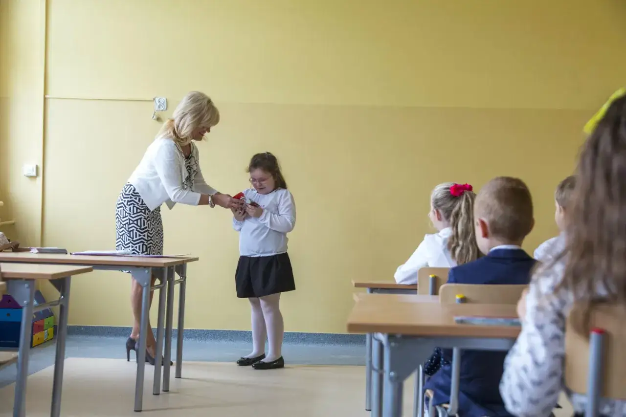 Zdjęcie Czy szkoła ma osobowość prawną? Zrozum konsekwencje prawne tej kwestii
