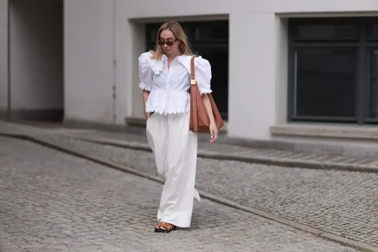 Zdjęcie Jakie buty do lnianych spodni damskich, aby wyglądać stylowo i modnie