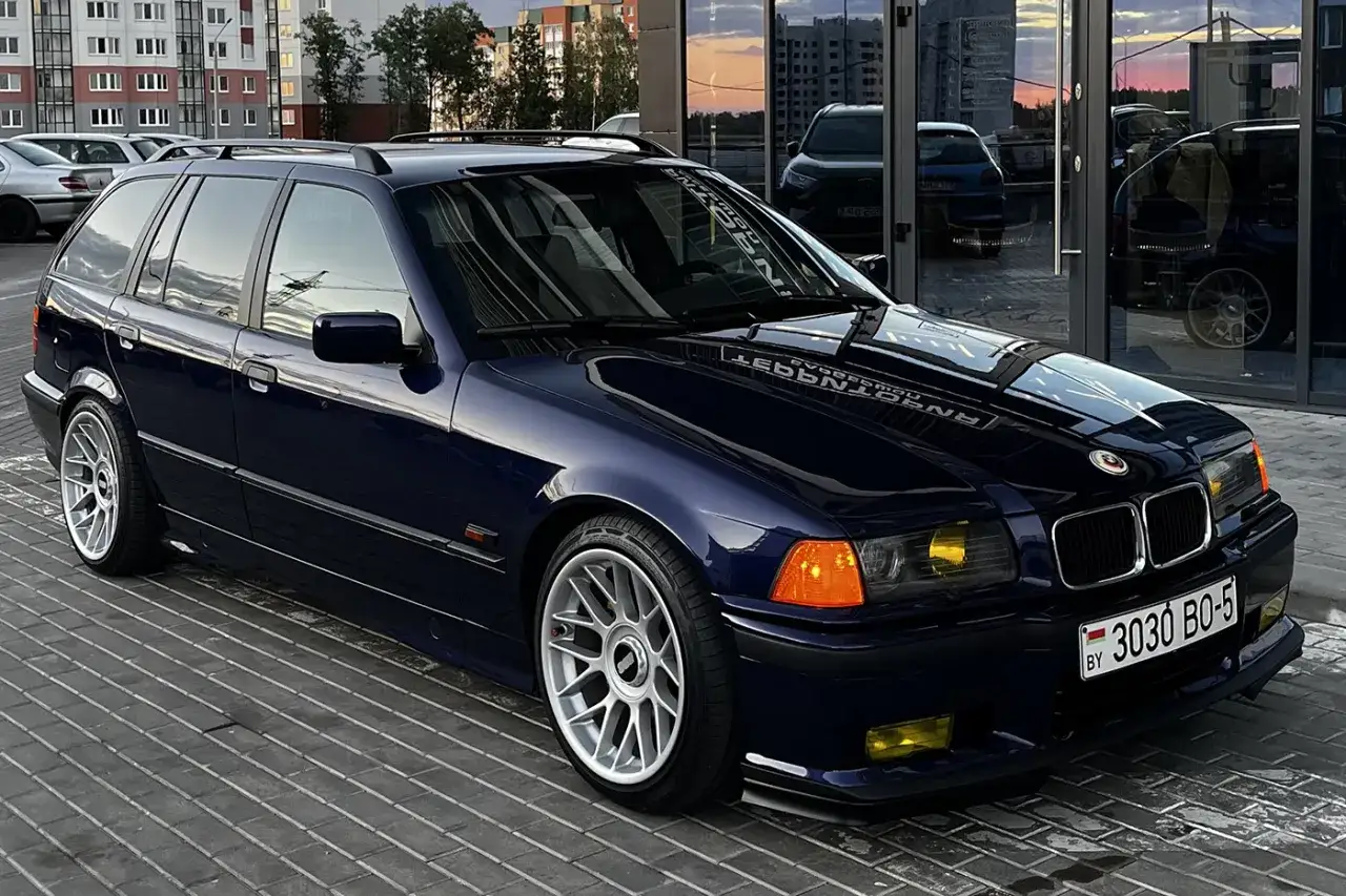 Zdjęcie BMW E36 kombi – czy warto inwestować w ten kultowy model?