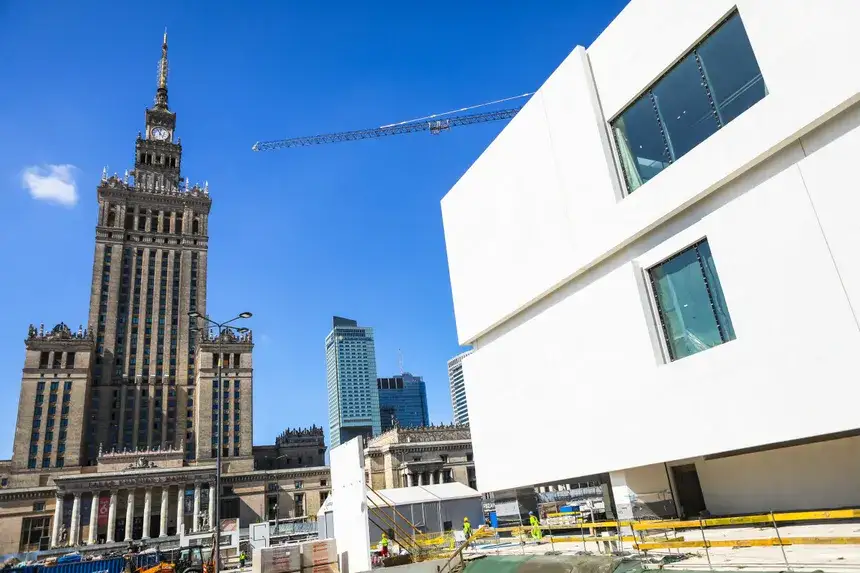 Zdjęcie Muzeum sztuki nowoczesnej w Warszawie: kontrowersje i architektura