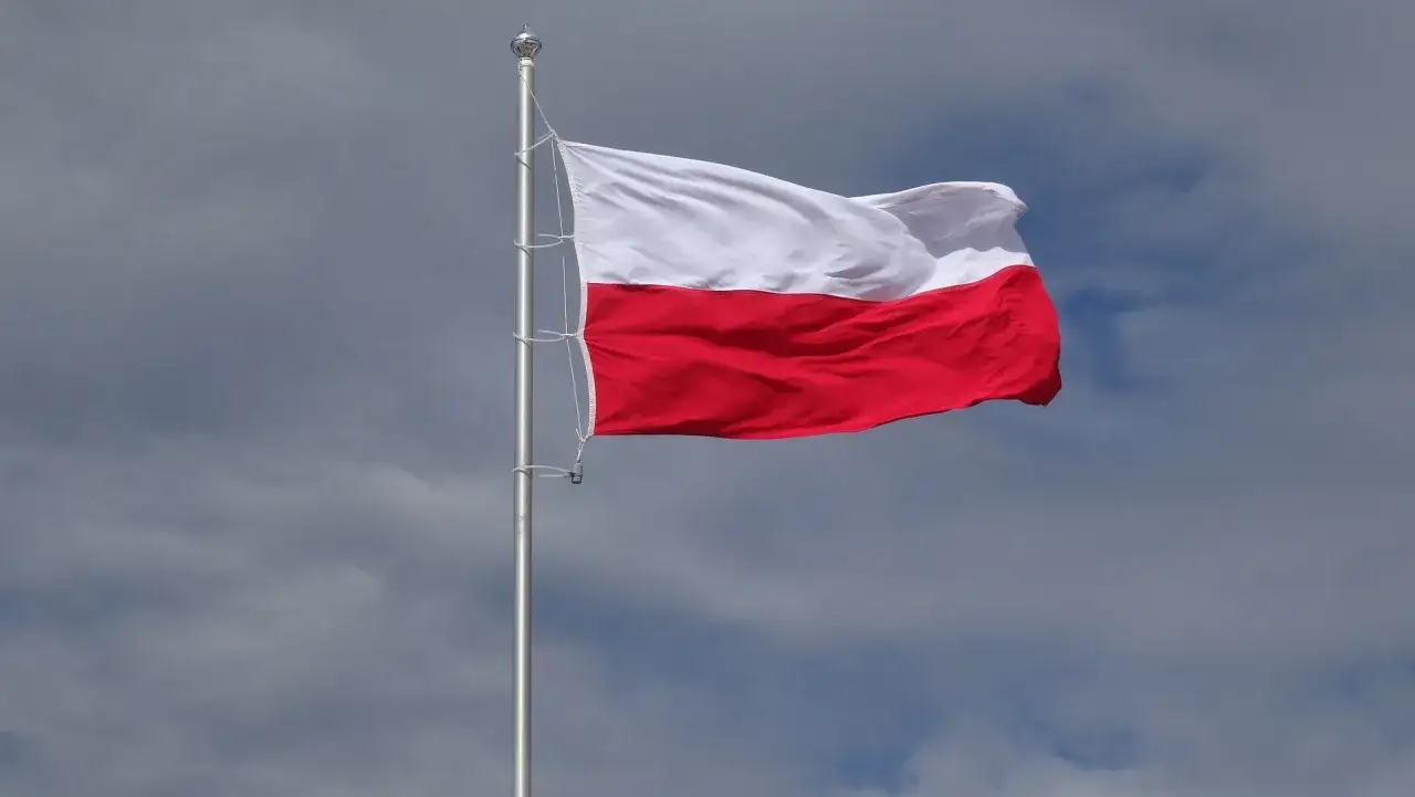 Zdjęcie Dlaczego flaga biało czerwona ma tak ważne znaczenie dla Polski?