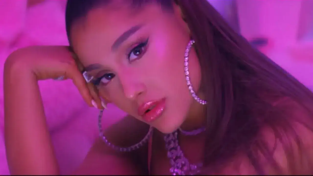 Zdjęcie Ariana Grande: Czy nowa płyta jest już dostępna w sprzedaży?