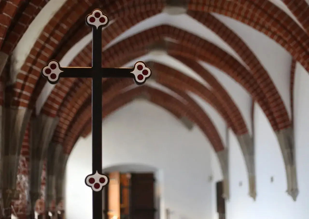 Zdjęcie Mit o Panie - głębokie znaczenie i duchowe przesłanie pieśni