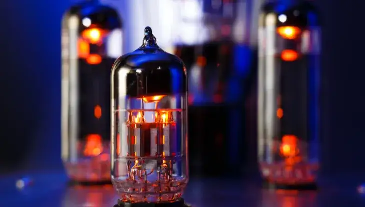 Zdjęcie Najpopularniejsze lampy elektronowe - kompletny katalog z parametrami 2025