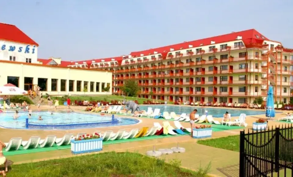 Zdjęcie Ile pokoi ma hotel Gołębiewski w Mikołajkach? Sprawdź szczegóły!