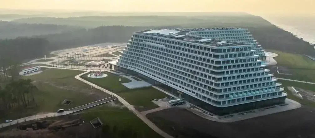 Zdjęcie Kiedy będzie otwarty hotel Gołębiewski w Pobierowie? Oto najnowsze informacje