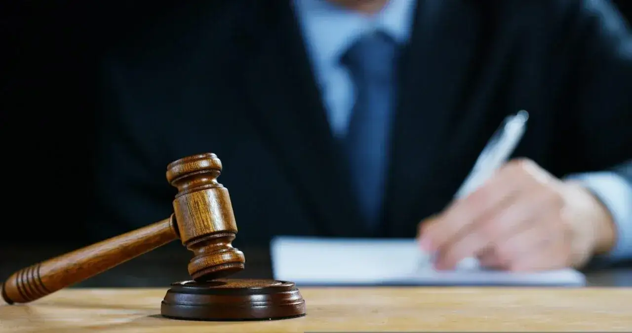 Zdjęcie Czego nie może zabrać komornik z mieszkania? Ochrona Twoich rzeczy