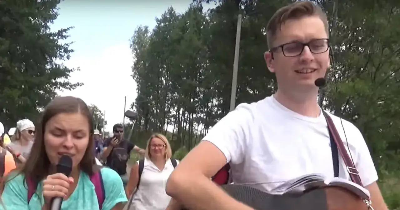 Zdjęcie Mama ostrzegała - prawda o tajemniczym utworze, który podbija serca