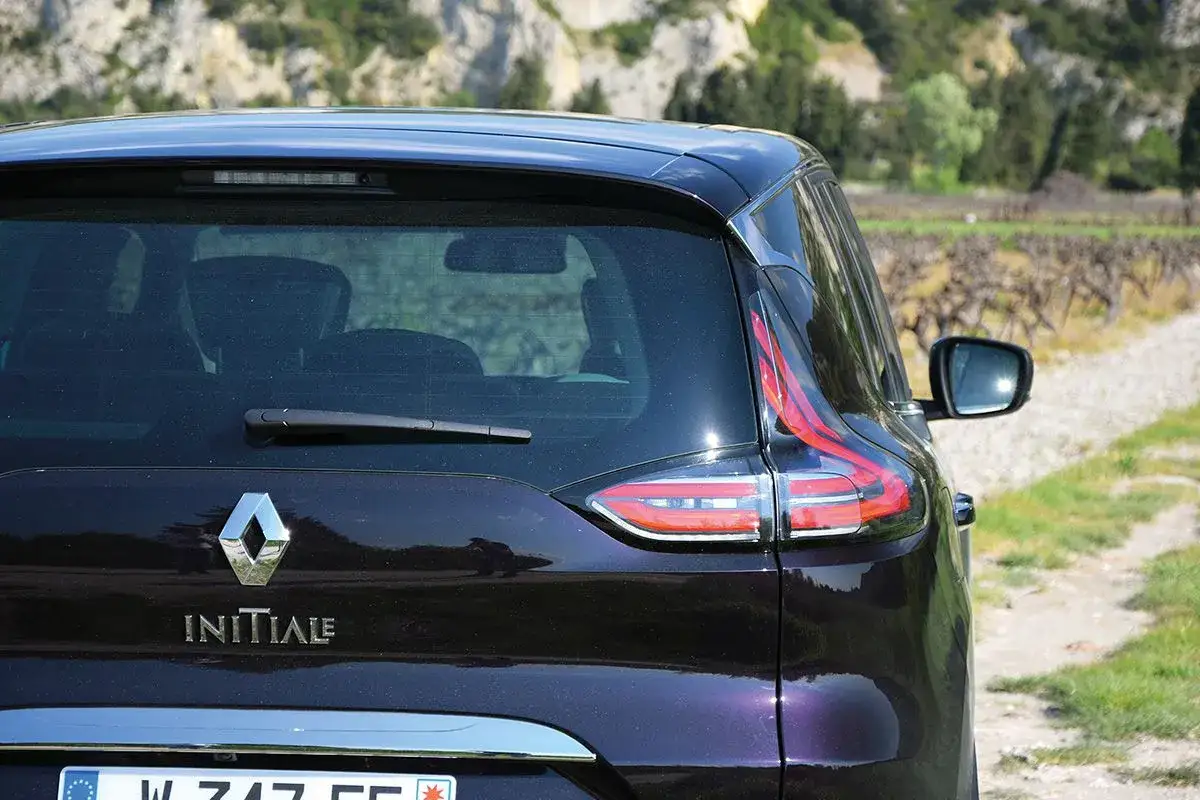 Zdjęcie Renault Espace 4 pojemność baku – ile litrów ma zbiornik paliwa?