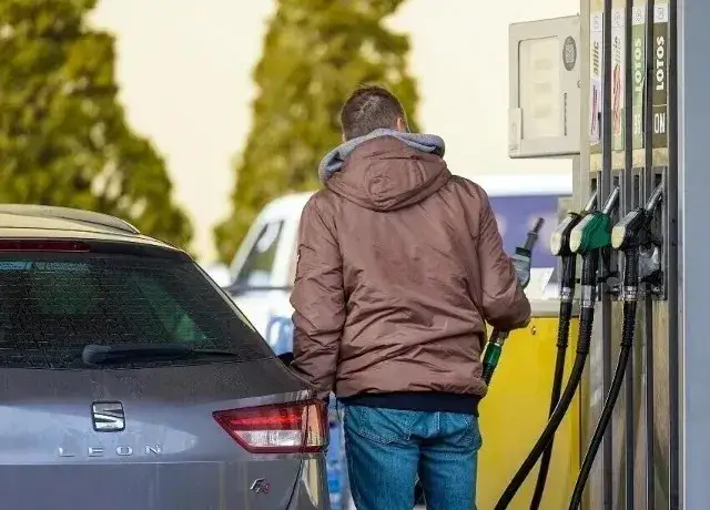 Zdjęcie Ile kosztuje litr diesla? Sprawdź ceny i regionalne różnice