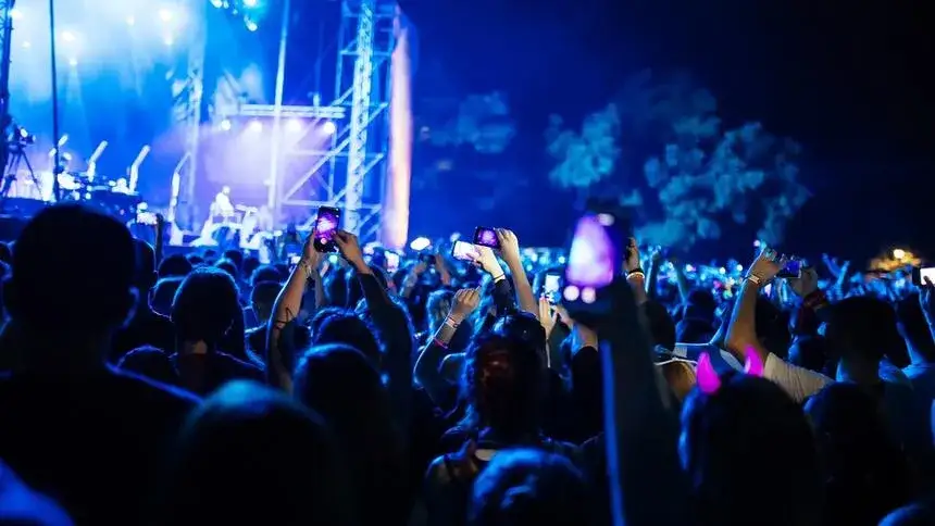 Zdjęcie Alternatywna muzyka elektroniczna: odkryj jej tajemnice i artystów