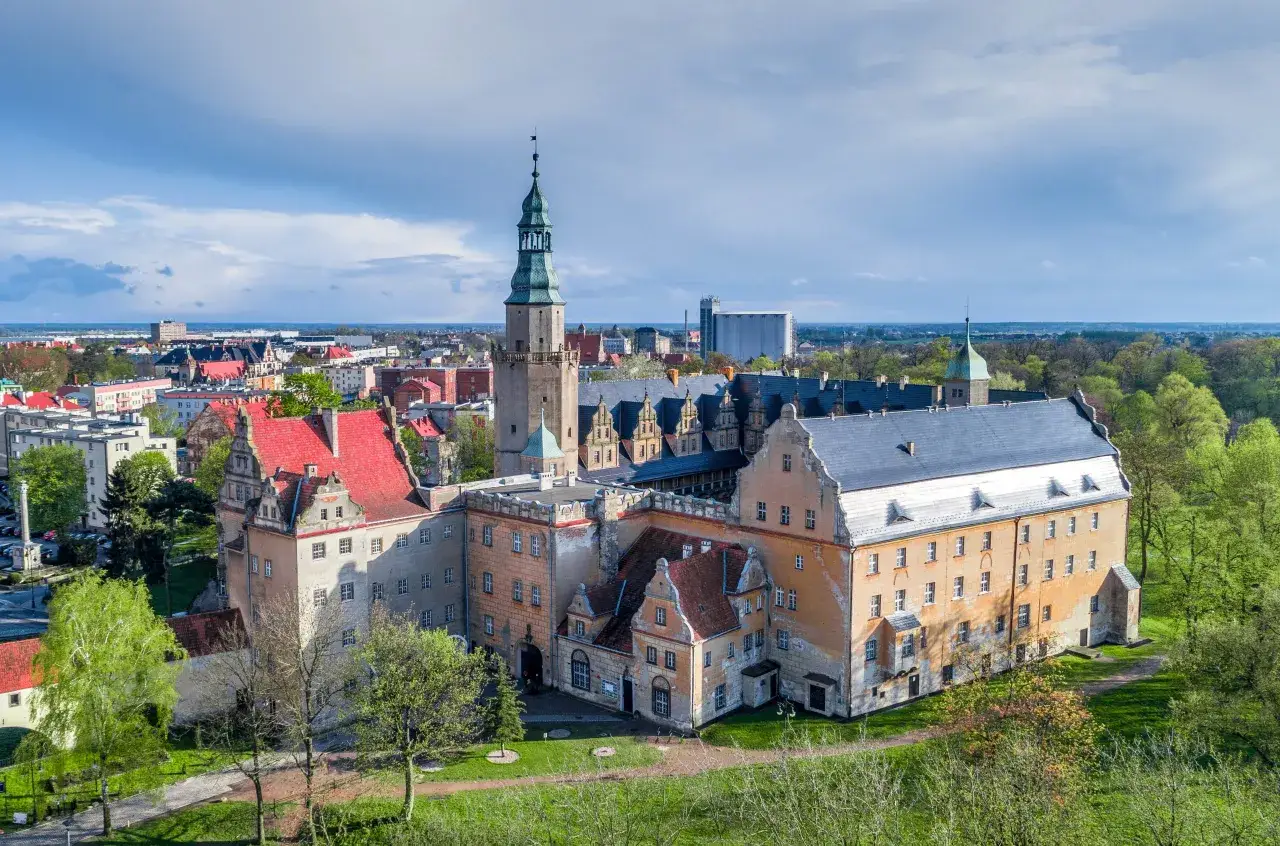 Zdjęcie Zamek książęcy w Oleśnicy – historia, zwiedzanie i praktyczne informacje dla turystów
