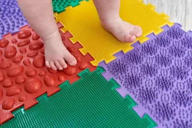 Zdjęcie Integracja sensoryczna: jak zaburzenia wpływają na rozwój dziecka