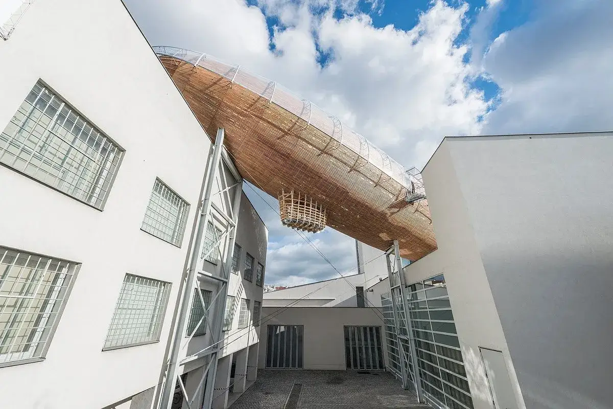 Zdjęcie Muzeum sztuki współczesnej Praga: co warto zobaczyć i zwiedzić