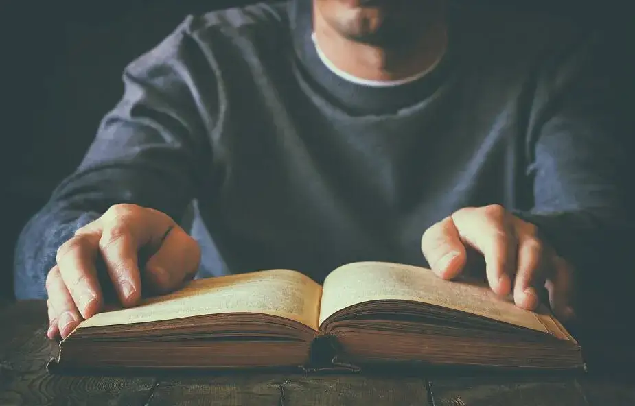 Zdjęcie Czy uzależnienie to grzech ciężki? Odkryj moralne aspekty tej kwestii