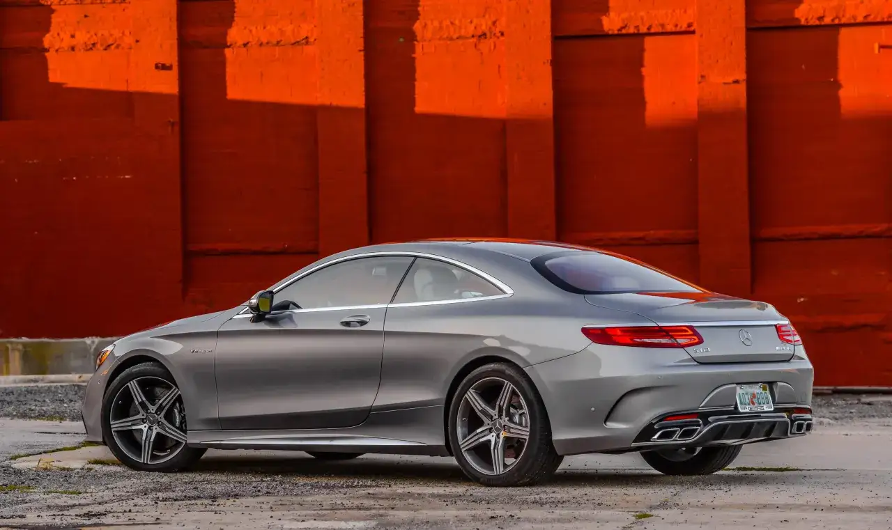 Zdjęcie Mercedes S63 AMG Coupe - moc, cena i wyjątkowe cechy tego modelu