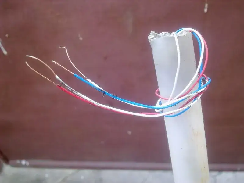 Zdjęcie Jaki kabel do elektrozaczepu? Wybierz najlepszy przewód dla furtki