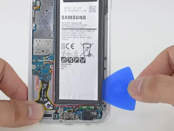 Zdjęcie Wymiana baterii Samsung S7 Edge - uniknij kosztownych błędów